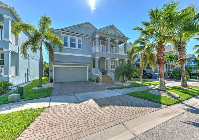 Photo 1 of Single family home for sale at 911 Seagrape Dr, Ruskin, FL 33570 | MLS# TB8541930 | Listing updated on 2026-09-13