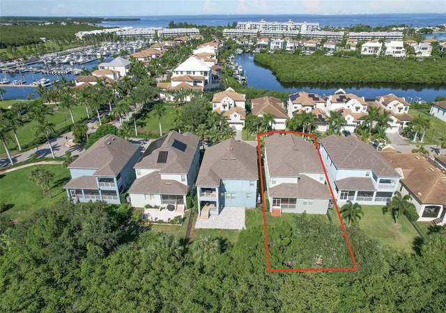 Photo 2 of Single family home for sale at 911 Seagrape Dr, Ruskin, FL 33570 | MLS# TB8541930 | Listing updated on 2026-09-13