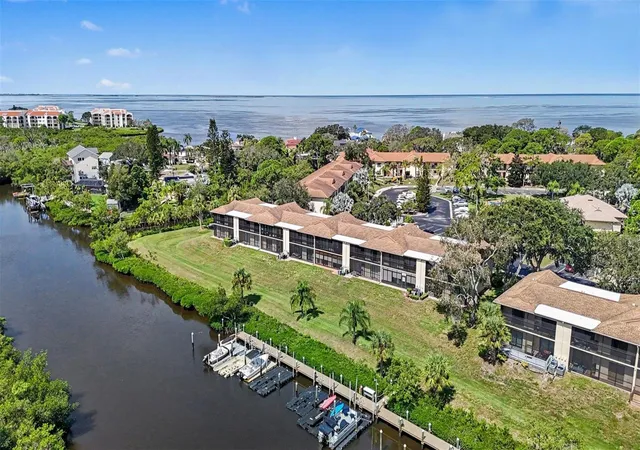 Listing Photo 2 - Condo for sale in building located at 1702 Seascape Cir, Tarpon Springs, FL 34689 - Unit #203