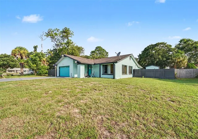 3rd image of 3 Clark Ln, Palm Coast, FL 32137 | MLS# TB8541933