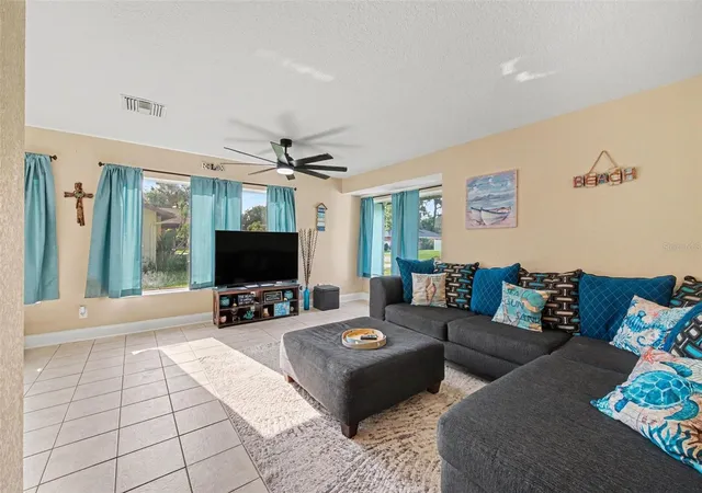 4th image of 3 Clark Ln, Palm Coast, FL 32137 | MLS# TB8541933