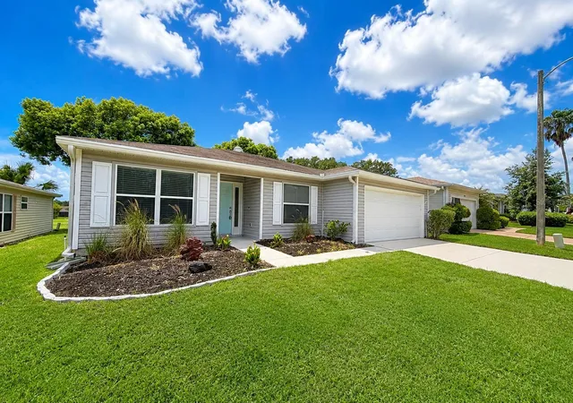 3rd image of 29204 Princeville Dr, San Antonio, FL 33576 | MLS# TB8541934