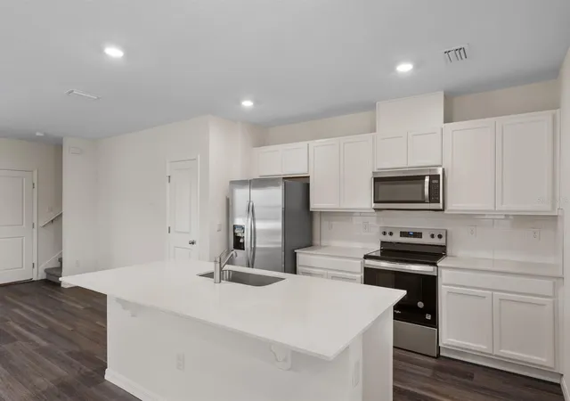 Photo 3 of Townhouse for sale at 12086 Shine View Ln, Winter Garden, FL 34787 | MLS# O6436174 | Listing updated on 2026-08-27