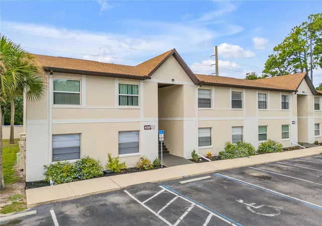 3rd image of 430 Banana Cay Dr, South Daytona, FL 32119