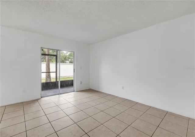 5th image of 430 Banana Cay Dr, South Daytona, FL 32119