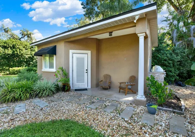 Photo 4 of Single family home for sale at 302 Belle Terre Ave, Temple Terrace, FL 33617 | MLS# TB8541949 | Listing updated on 2026-09-26