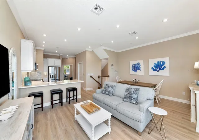 4th image of 5589 Cannes Cir #4-102, Sarasota, FL 34231 | MLS# A4703902