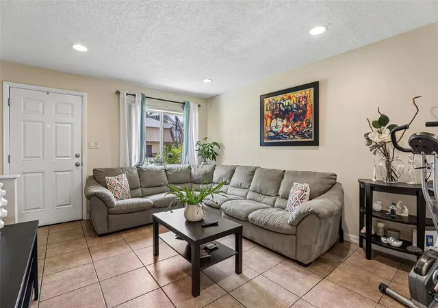 Photo 3 of Townhouse for sale at 12063 Tift Cir, Orlando, FL 32826 | MLS# O6436182 | Listing updated on 2026-10-04