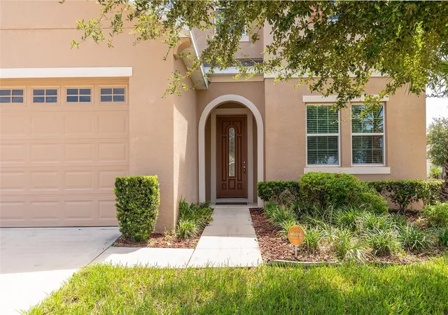Photo 3 of Single family home for sale at 995 Karst Tree Ln, Apopka, FL 32703 | MLS# O6436183 | Listing updated on 2026-09-04