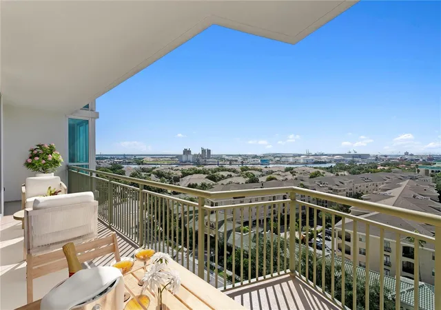Photo 2 of Condo for sale at 450 Knights Run Ave #1004, Tampa, FL 33602 | MLS# TB8541957 | Listing updated on 2026-09-29