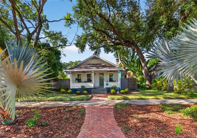 Photo 2 of Single family home for sale at 2545 2nd Avenue N, Saint Petersburg, FL 33713 | MLS# TB8541958 | Listing updated on 2026-09-14
