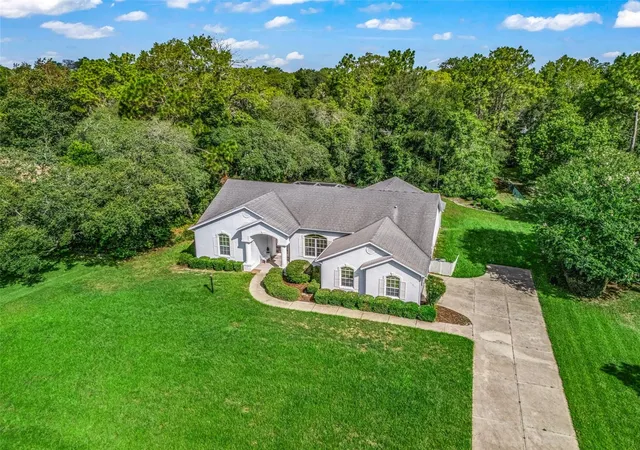 Photo 2 of Single family home for sale at 11011 Sw 53rd Cir, Ocala, FL 34476 | MLS# OM730967 | Listing updated on 2026-08-30