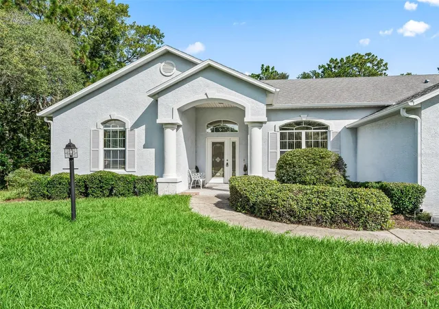 Photo 2 of Single family home for sale at 11011 Sw 53Rd Cir, Ocala, FL 34476 | MLS# OM730967 | Listing updated on 2026-08-30