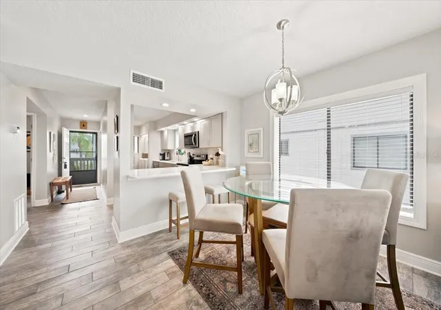 Listing Photo 5 - Condo for sale in building located at 817 B Bahia Del Sol Dr, RUSKIN, FL 33570 - Unit #40