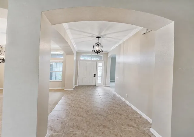 Photo 3 of Single family home for sale at 105 E Blue Water Edge Dr, Eustis, FL 32736 | MLS# G5116907 | Listing updated on 2026-10-07