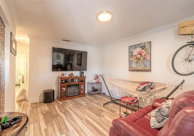 Listing Photo 5 - Condo for sale in building located at 428 Auburn Dr, DAYTONA BEACH, FL 32118 - Unit #202