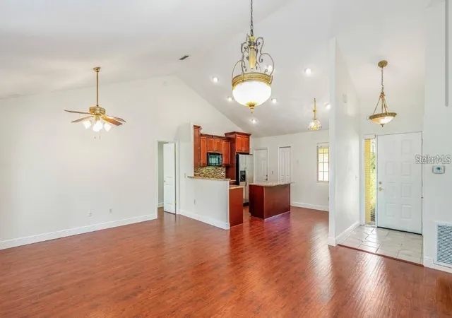 Photo 3 of Single family home for sale at 957 Southridge Trl, Altamonte Springs, FL 32714 | MLS# O6436212 | Listing updated on 2026-08-26