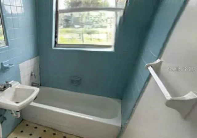 8th image of 904 Se Hall St, Stuart, FL 34994 | MLS# O6436214