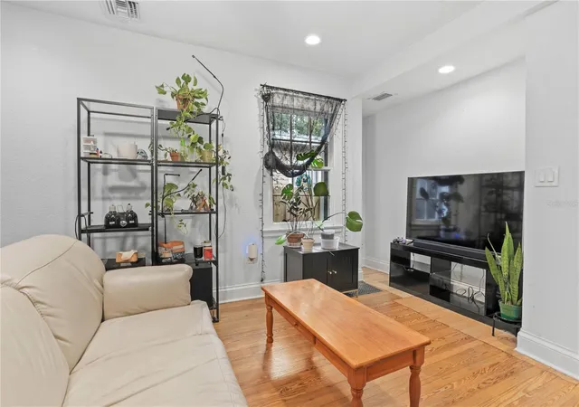 4th image of 816 E Jefferson St, Orlando, FL 32801 | MLS# O6436220
