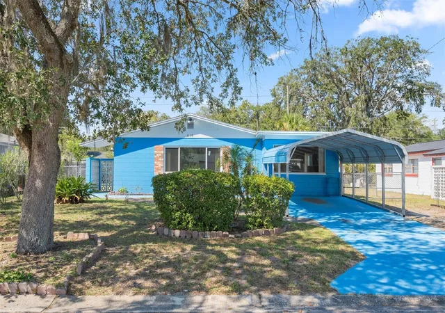 Single family home for sale at 1118 SE 19th Street, GAINESVILLE, FL 32641 | MLS# GC542970