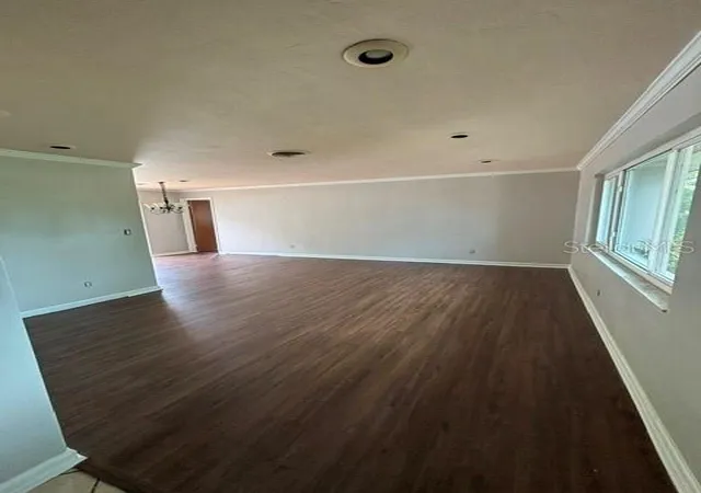 Photo 3 of Sale Pending at 9039 Briarwood Dr, Seminole, FL 33772 | MLS# G5116912 | Listing updated on 2026-08-27