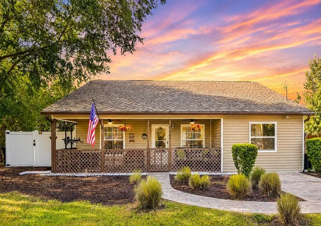 Photo 2 of Single family home for sale at 7484 Susquehanna Trl, Spring Hill, FL 34606 | MLS# TB8542009 | Listing updated on 2026-08-28