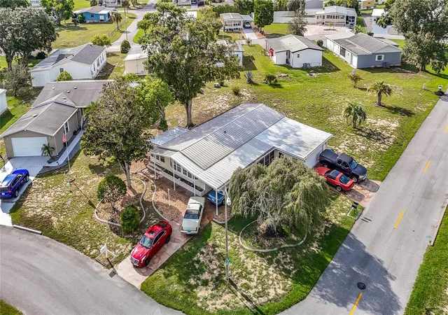 Photo 3 of Manufactured home for sale at 14228 Action St, Brooksville, FL 34613 | MLS# W7888873 | Listing updated on 2026-09-01