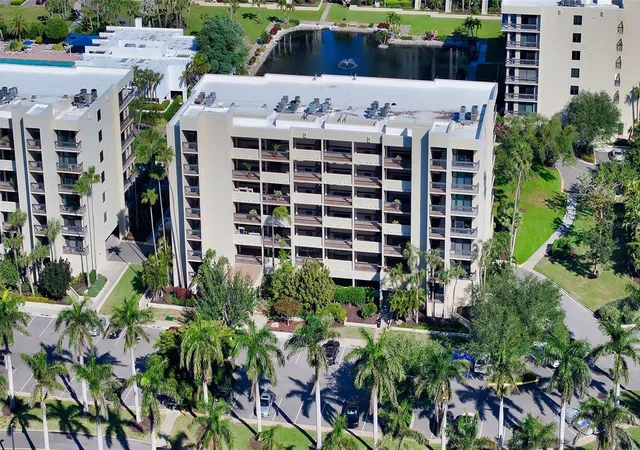 2nd image of 1095 Gulf Of Mexico Dr #104, Longboat Key, FL 34228 | MLS# A4703921
