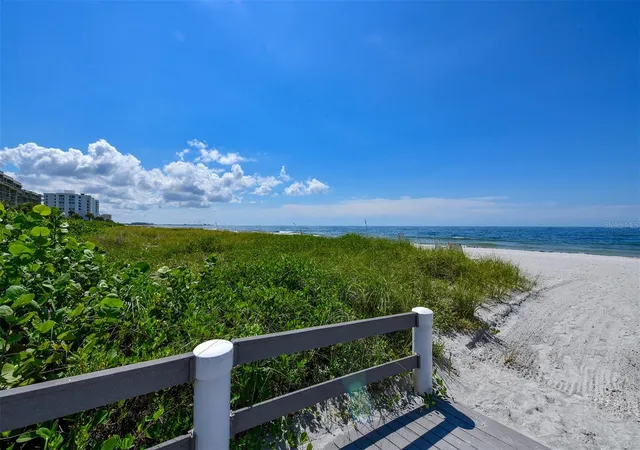 2nd image of 1095 Gulf Of Mexico Dr, LONGBOAT KEY, FL 34228