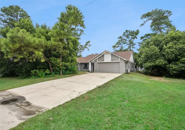Photo 2 of Single family home for sale at 2590 Haulover Blvd, Deltona, FL 32738 | MLS# O6436232 | Listing updated on 2026-10-29