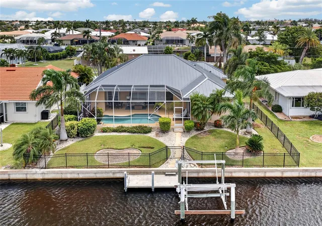 Photo 1 of Single family home for sale at 959 Bal Harbor Blvd, Punta Gorda, FL 33950 | MLS# C7529929 | Listing updated on 2026-09-01