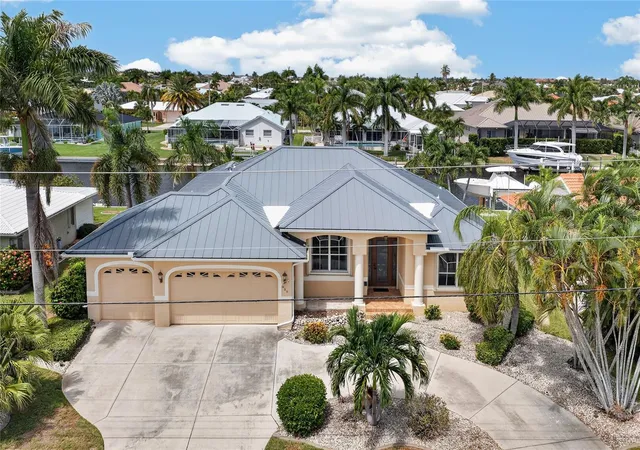 Photo 3 of Single family home for sale at 959 Bal Harbor Blvd, Punta Gorda, FL 33950 | MLS# C7529929 | Listing updated on 2026-09-01