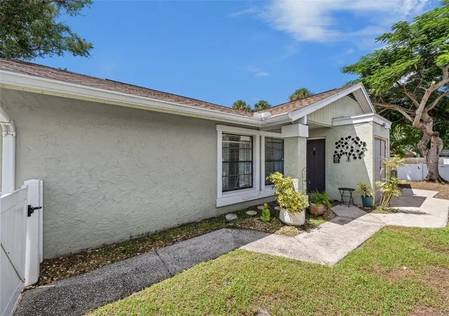 3rd image of 10318 Rosemount Dr, Tampa, FL 33624 | MLS# TB8542024