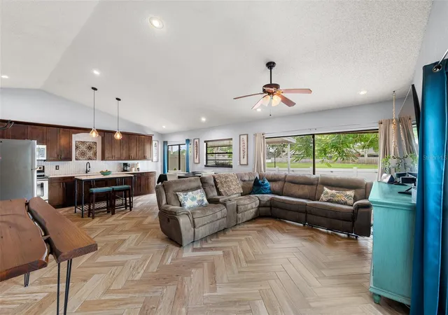 5th image of 10318 Rosemount Dr, Tampa, FL 33624 | MLS# TB8542024