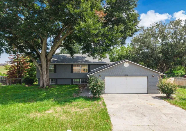 Photo 1 of Single family home for sale at 2614 Crest Dr, Haines City, FL 33844 | MLS# S5156220 | Listing updated on 2026-08-28