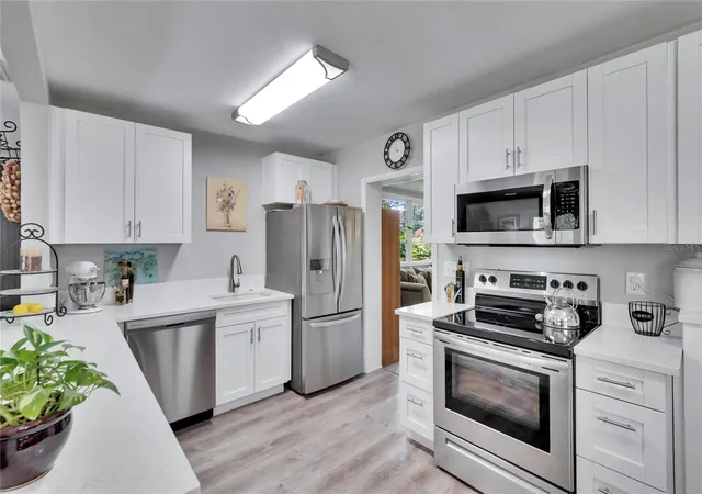 3rd image of 1623 San Mateo Dr, Dunedin, FL 34698 | MLS# TB8542065