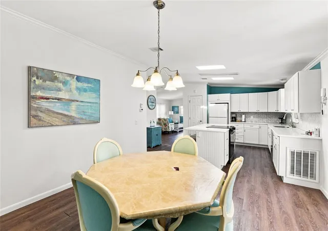 51st image of 94 King Arthur Dr, Nokomis, FL 34275 | MLS# A4703928