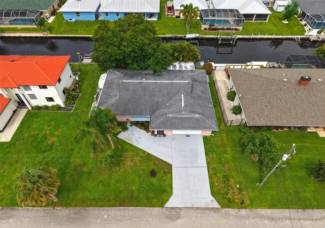 Photo 3 of Single family home for sale at 7228 Reymoor Dr, North Fort Myers, FL 33917 | MLS# C7529934 | Listing updated on 2026-08-25