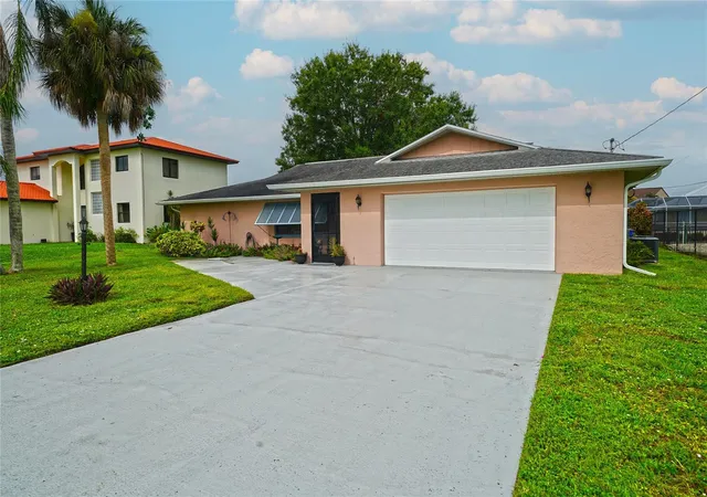 Photo 3 of Single family home for sale at 7228 Reymoor Dr, North Fort Myers, FL 33917 | MLS# C7529934 | Listing updated on 2026-08-25