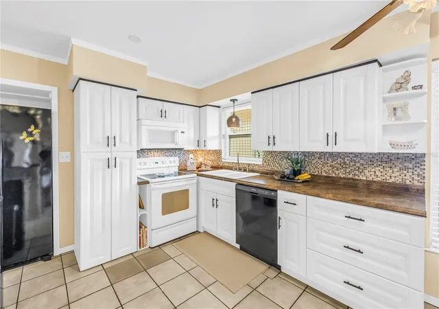 Photo 4 of Single family home for sale at 7999 Ridge Rd, Seminole, FL 33772 | MLS# TB8542098 | Listing updated on 2026-08-28