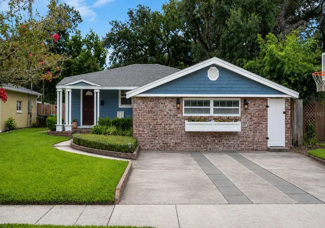 Photo 2 of Single family home for sale at 1819 Lake Sue Dr, Orlando, FL 32803 | MLS# TB8542102 | Listing updated on 2026-09-15