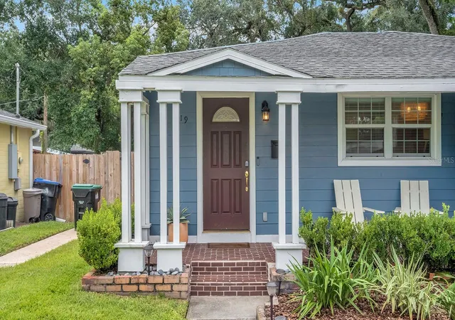 Photo 3 of Single family home for sale at 1819 Lake Sue Dr, Orlando, FL 32803 | MLS# TB8542102 | Listing updated on 2026-09-15