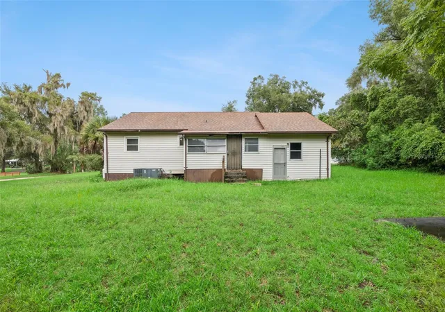 Photo 2 of Single family home for sale at 381 W Ohio Ave, Lake Helen, FL 32744 | MLS# O6436293 | Listing updated on 2026-09-29
