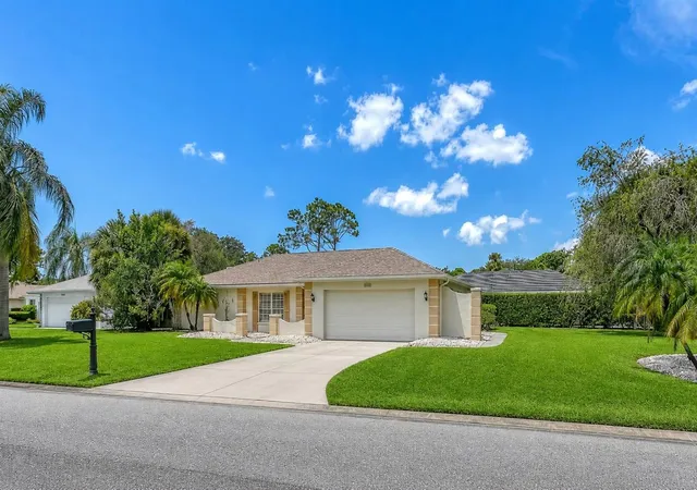 Photo 1 of Sale Pending at 3522 Ferndell, Sarasota, FL 34235 | MLS# A4703934 | Listing updated on 2026-10-03