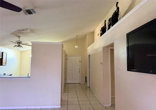 Photo 3 of Single family home for sale at 863 Country Crossing Ct, Kissimmee, FL 34744 | MLS# OM730998 | Listing updated on 2026-09-08