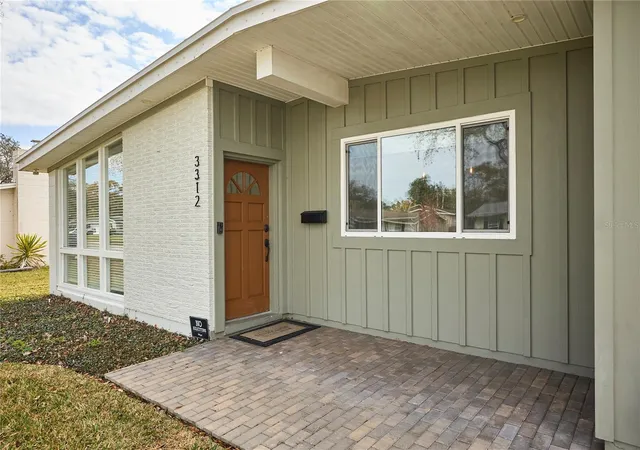Photo 3 of Single family home for sale at 3312 Nakora Dr, Tampa, FL 33618 | MLS# TB8542108 | Listing updated on 2026-09-01