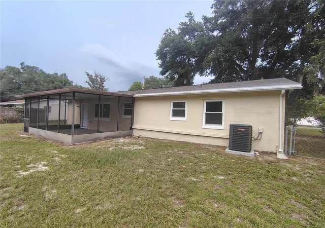 Photo 2 of Single family home for sale at 904 Hickory Ave, Fruitland Park, FL 34731 | MLS# G5116920 | Listing updated on 2026-09-21