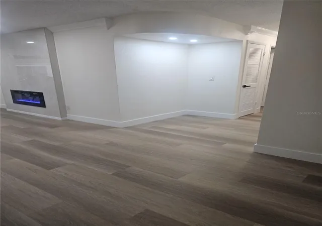 Listing Photo 4 - Condo for sale in building located at 7210 N Manhattan Ave, Tampa, FL 33614 - Unit #1724