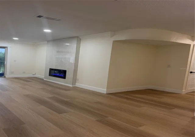 Listing Photo 5 - Condo for sale in building located at 7210 N Manhattan Ave, Tampa, FL 33614 - Unit #1724