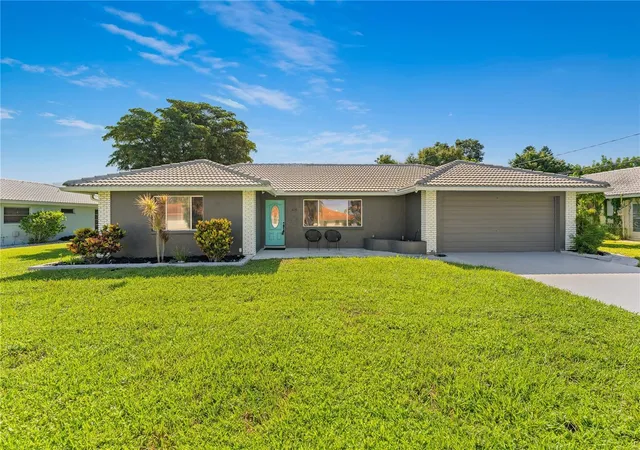 1st image of 420 Signorelli Dr, Nokomis, FL 34275 | MLS# A4703937